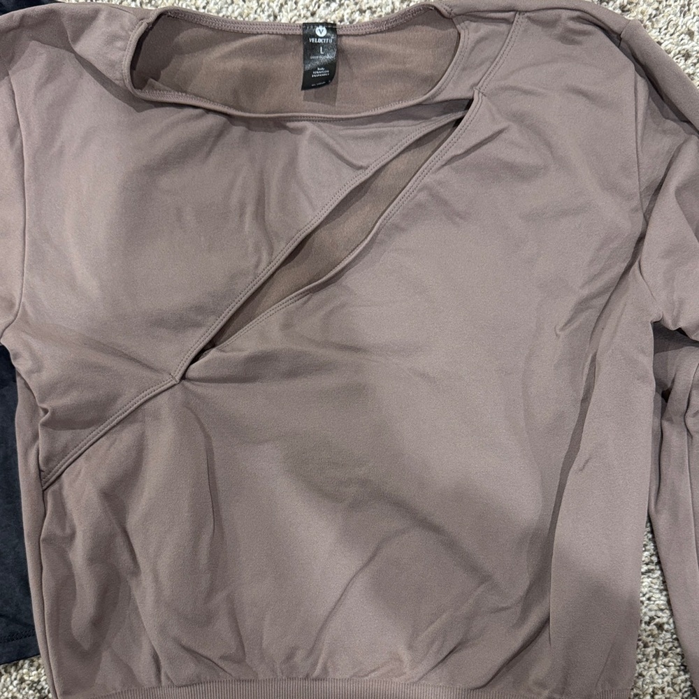 Long Sleeve Tops - Picture 5 of 5